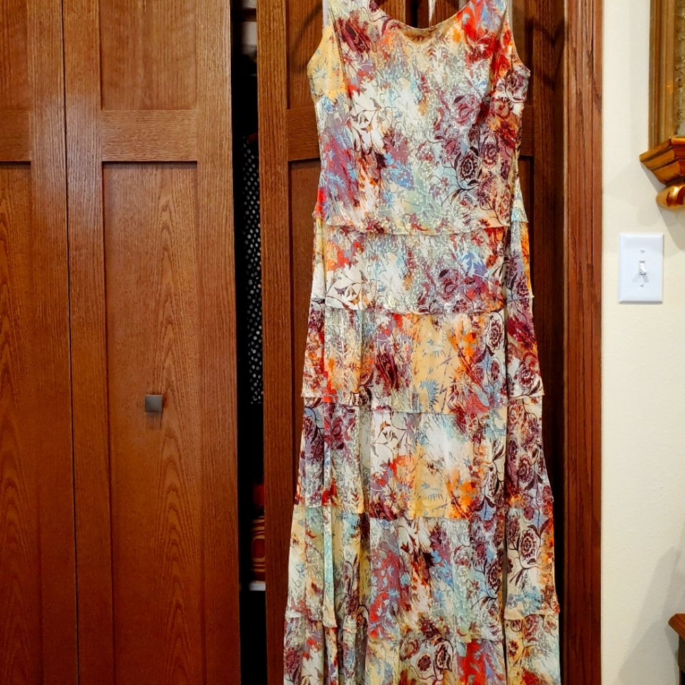 Nine West beautiful tiered, sleeveless summer dress with vibrant colors.